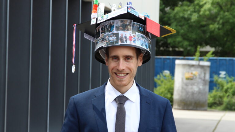 We congratulate Benedict Scheiner on his successful doctorate