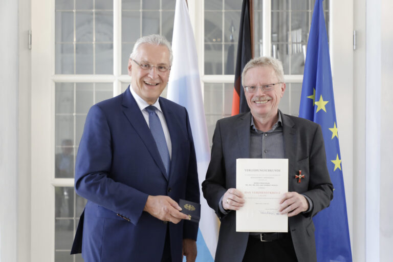 Prof. Weigel mit Verdienstkreuz 1. Klasse geehrt
