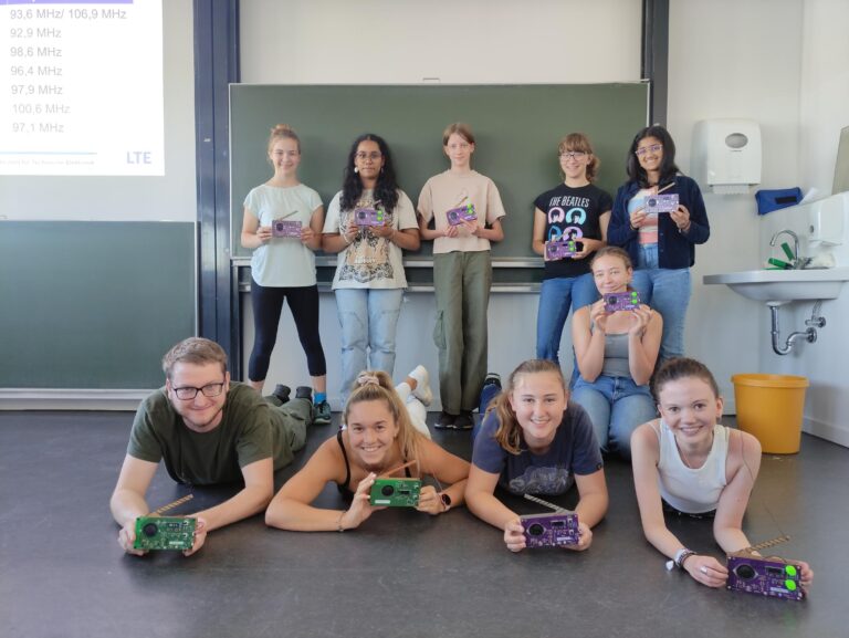 Girls and Technology Practical Course at LTE